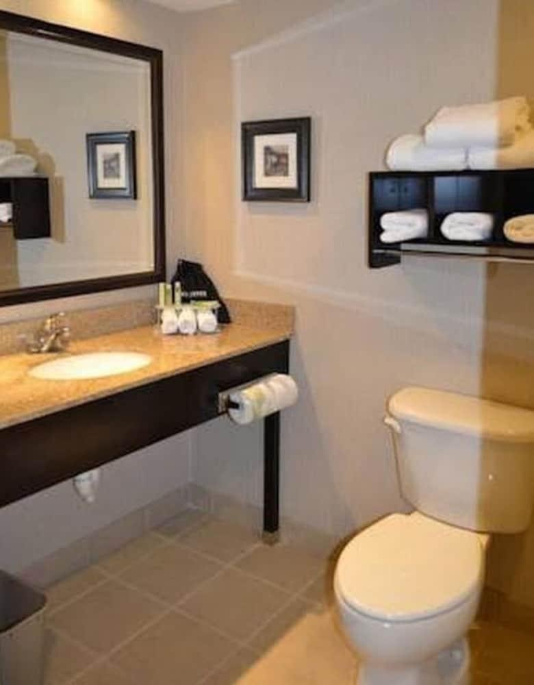 Holiday Inn Express Hotels Biddeford By Ihg Екстериор снимка