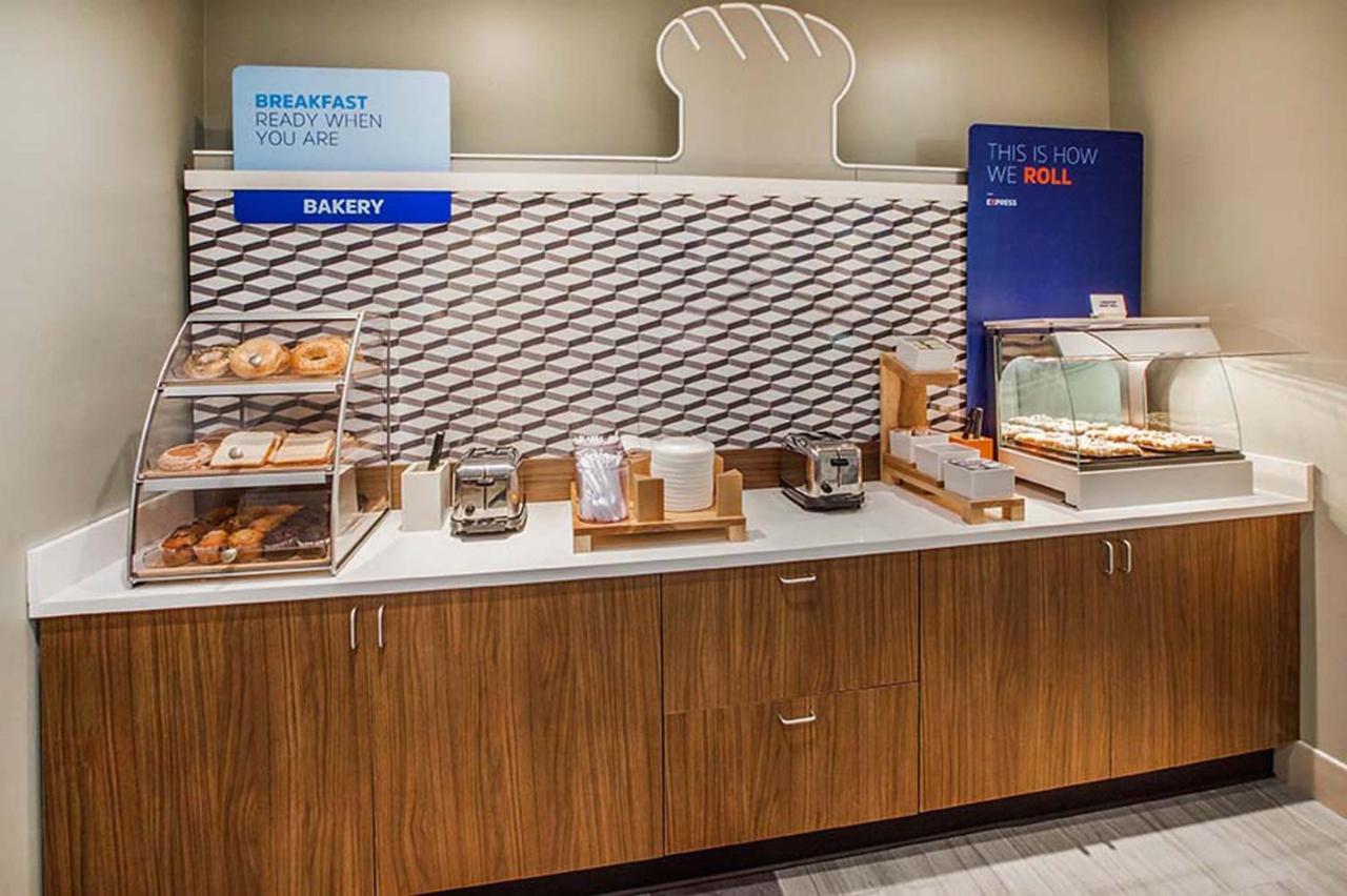 Holiday Inn Express Hotels Biddeford By Ihg Екстериор снимка